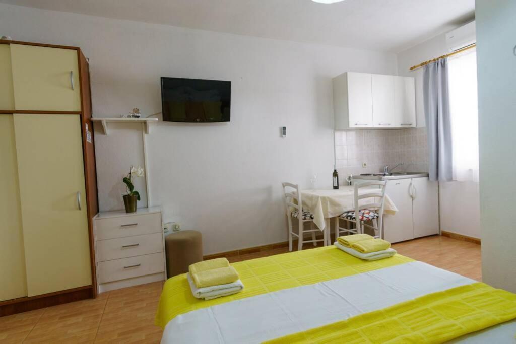 Lovely Studio Apartment For 2 Free Private Parking 마카르스카 외부 사진